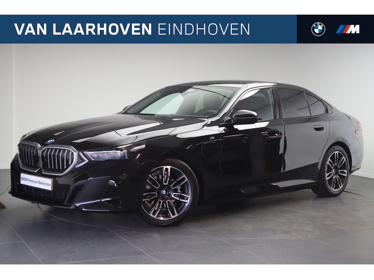 BMW 5-serie - 530e M Sport Automaat / Trekhaak / Stoelventilatie / Achteruitrijcamera / Comfort Access / - AutoWereld.nl
