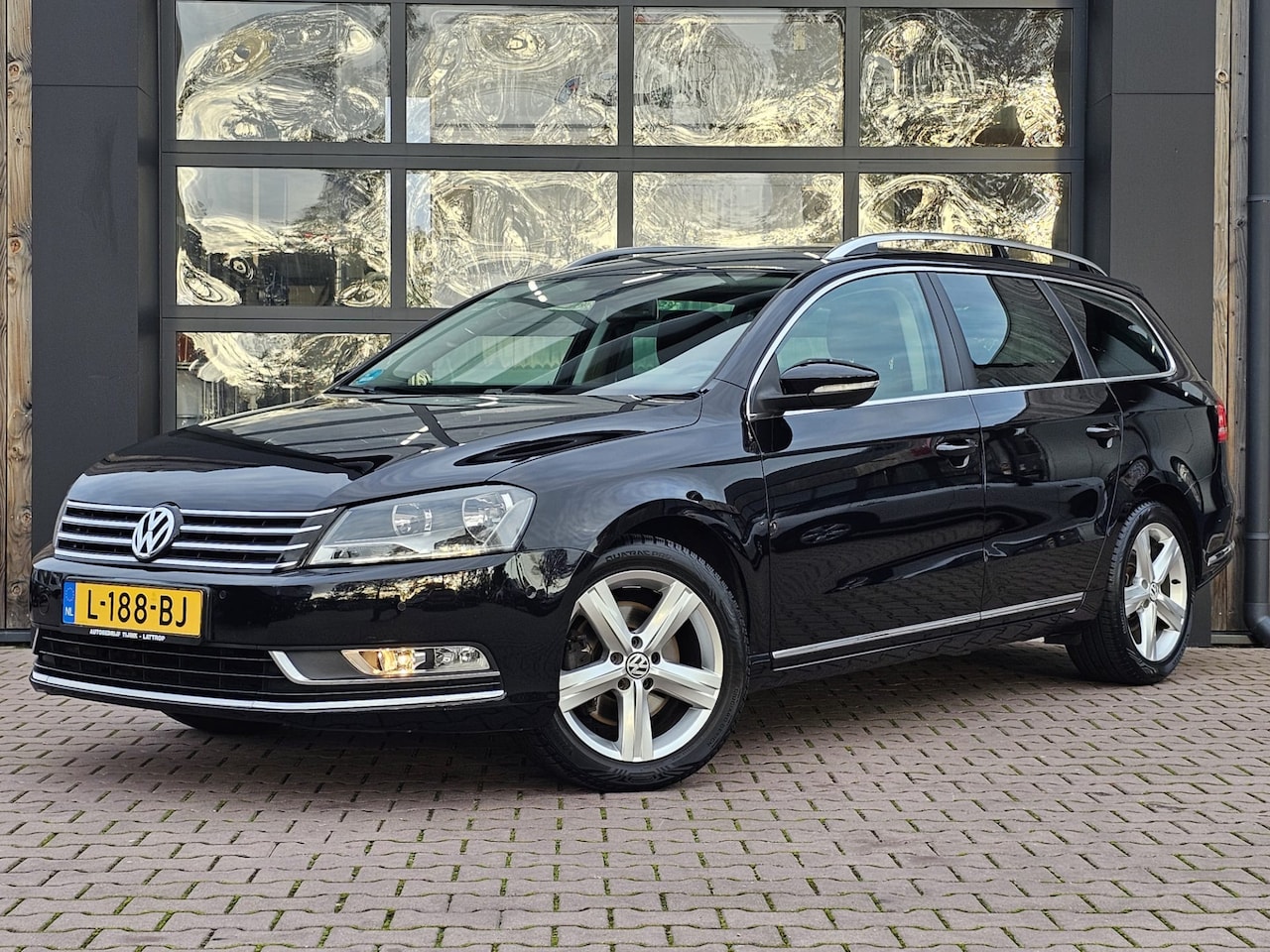 Volkswagen Passat Variant - 1.4 TSI Highline BlueMotion | Navi | Stoelverwarming | Climatronic | LMV | PDC | Park Assi - AutoWereld.nl
