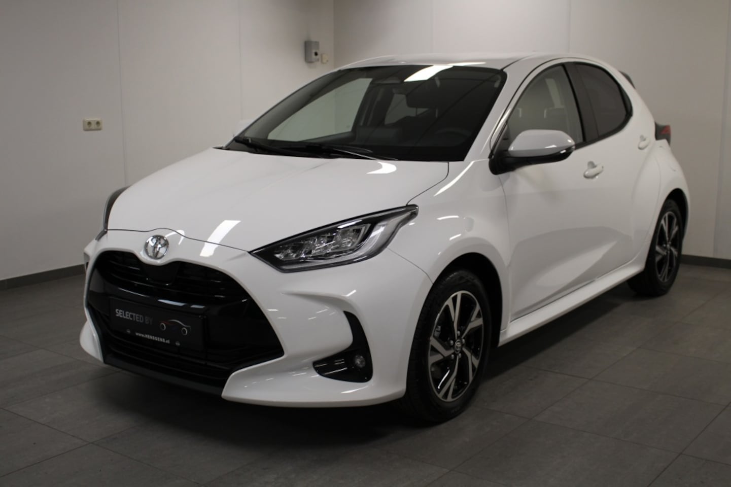 Toyota Yaris - 1.5 Hybride Dynamic | Winterpack - AutoWereld.nl
