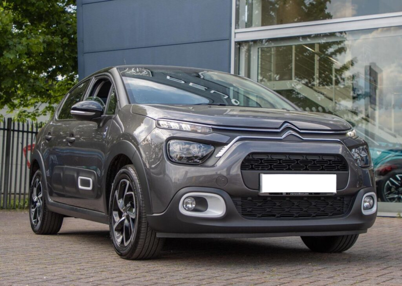 Citroën C3 - 1.2 PureTech S&S Shine Compleet uitgevoerd (navigatie, Car-Play (Apple/ Android), parkeercensor, getint glas, etc - AutoWereld.nl