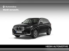 BMW iX1 - eDrive20 Pure Edition | 18'' | Comf. Acc. | Camera | Stoelverw. | Adapt. LED
