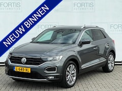 Volkswagen T-Roc - 1.5 TSI Sport Business R CAMERA | TREKHAAK | NETTE AUTO | VIRTUAL COCKPIT |