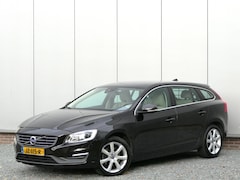 Volvo V60 - T2 AUT Momentum Trekhaak / Xenon / Navi / Cruise control