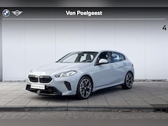 BMW 1-serie - 120 i M-Sport Pro 19 Inch / Adaptief M Onderstel / Stoelverwarming / Driving Assistant