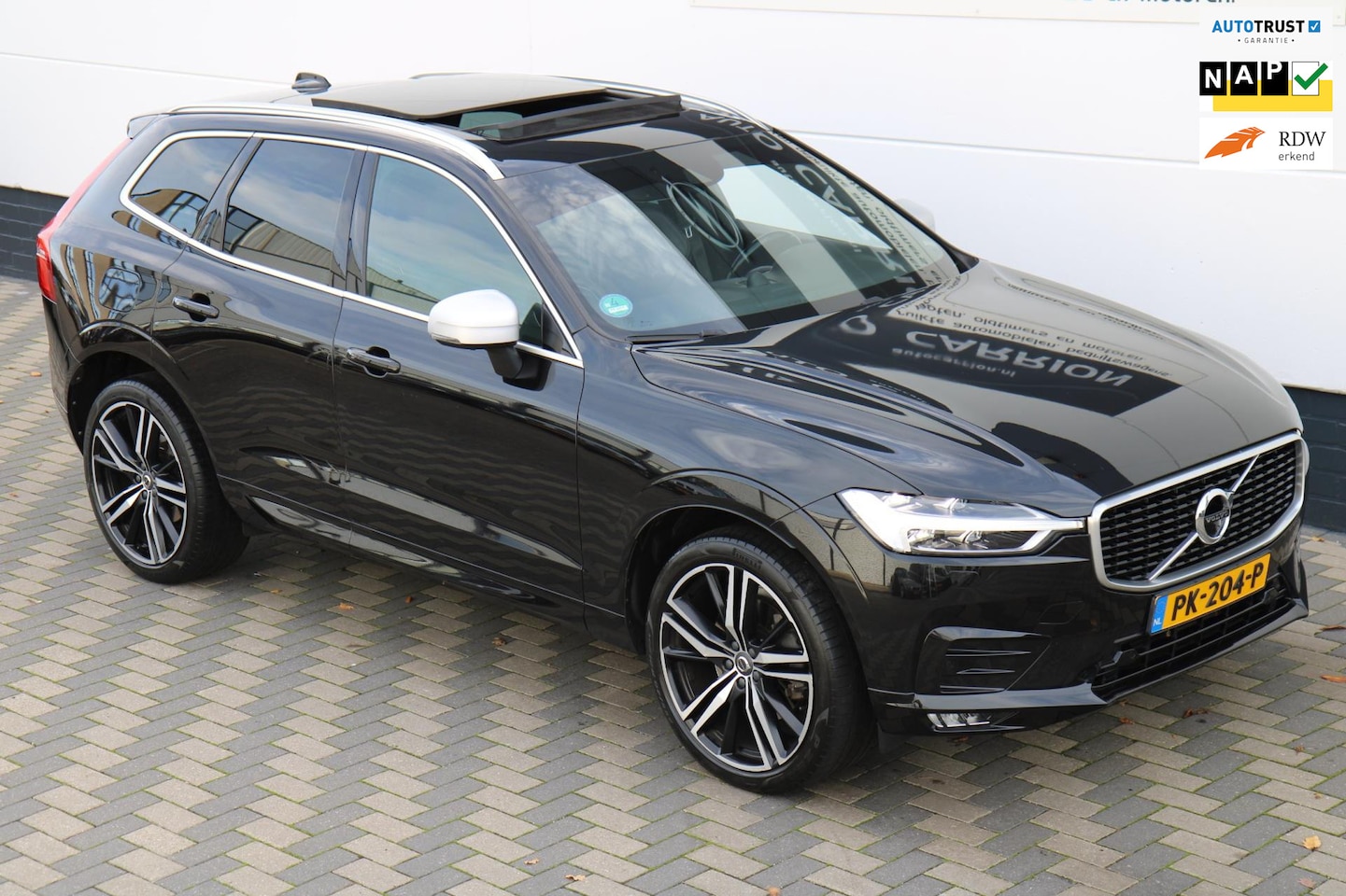 Volvo XC60 - 2.0 T5 AWD R-Design Pano LED 360° Camera NAP !! - AutoWereld.nl