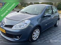 Renault Clio - 1.6-16V Dynamique Comfort