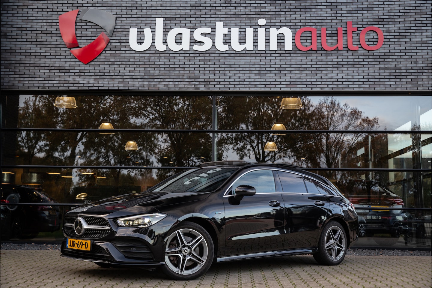Mercedes-Benz CLA-klasse Shooting Brake - 250 e Premium Plus 250 e Premium Plus , Panoramadak, Trekhaak, Sfeerverlichting, - AutoWereld.nl