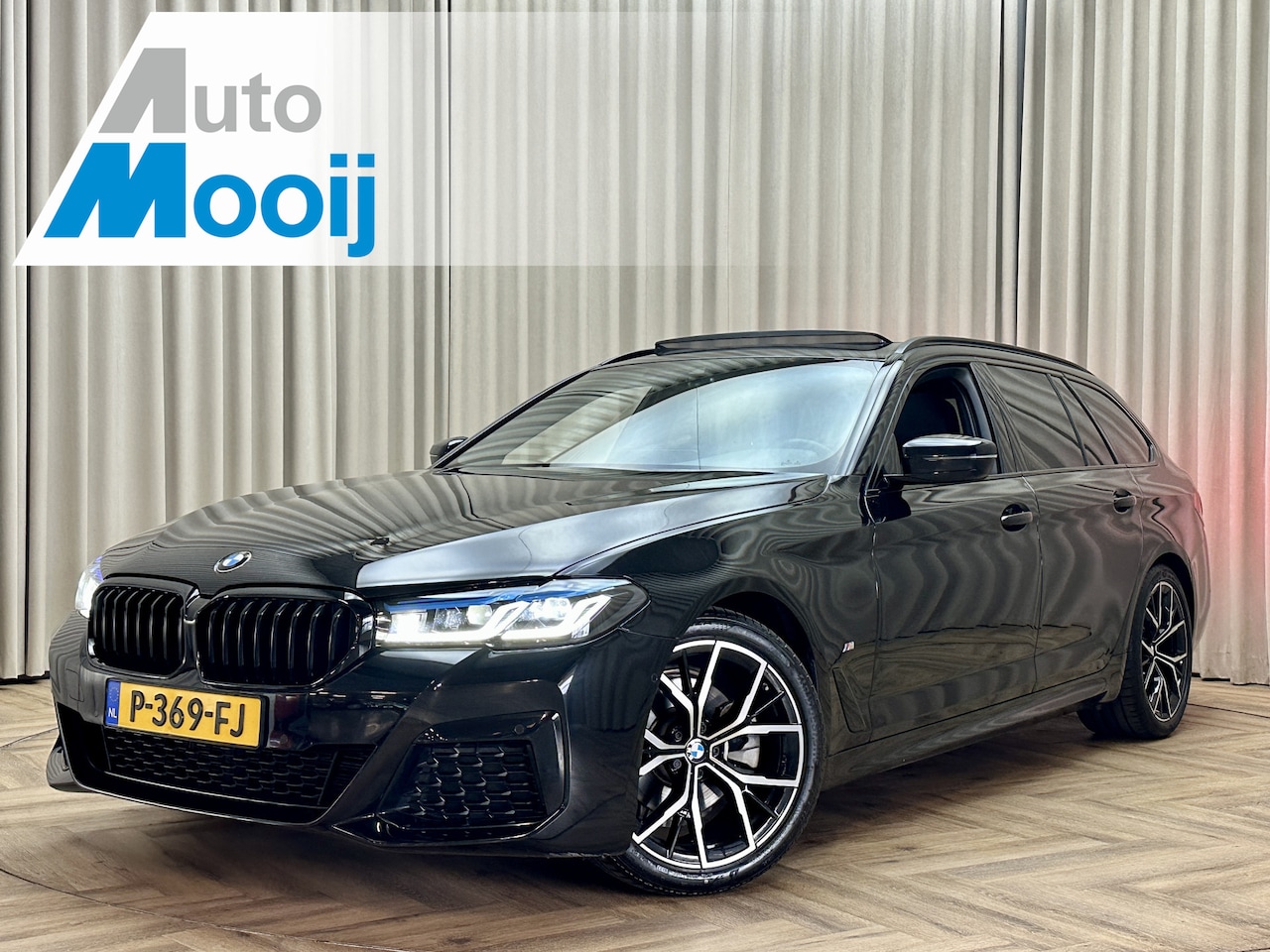 BMW 5-serie Touring - 520i *M-Sport* Panoramadak / LASER / Stoelkoeling / Keyless / Memory Seat / Apple Carplay - AutoWereld.nl