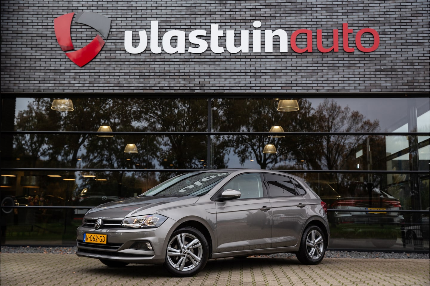 Volkswagen Polo - 1.0 TSI Highline Business R 1.0 TSI Highline Business R , Adap. cruise, Camera, Trekhaak, - AutoWereld.nl