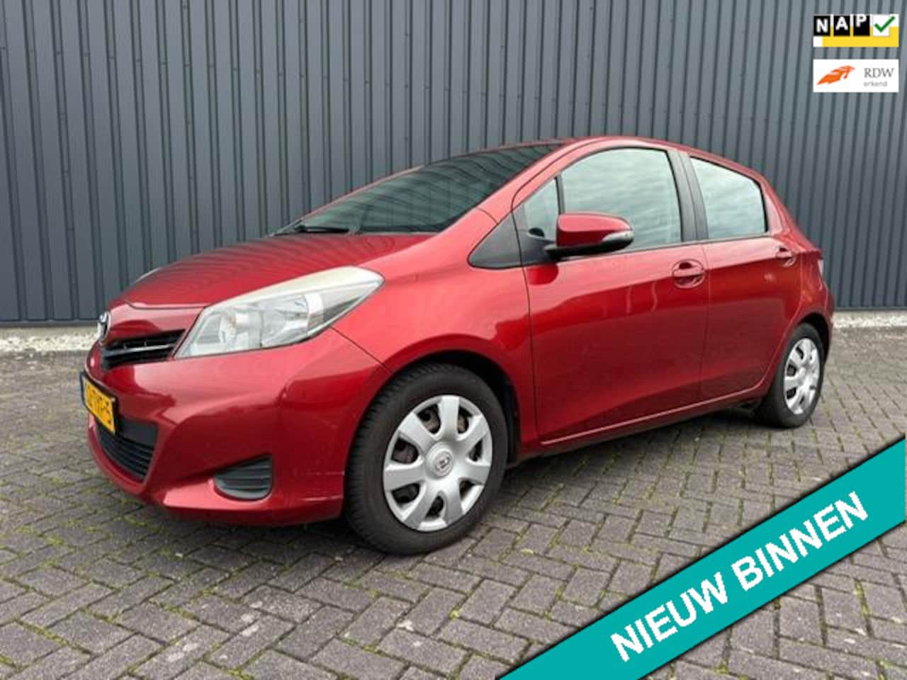 Toyota Yaris - 1.3 VVT-i Aspiration 1.3 VVT-i Aspiration (TREKHAAK + AIRCO + CRUISE CONT) - AutoWereld.nl