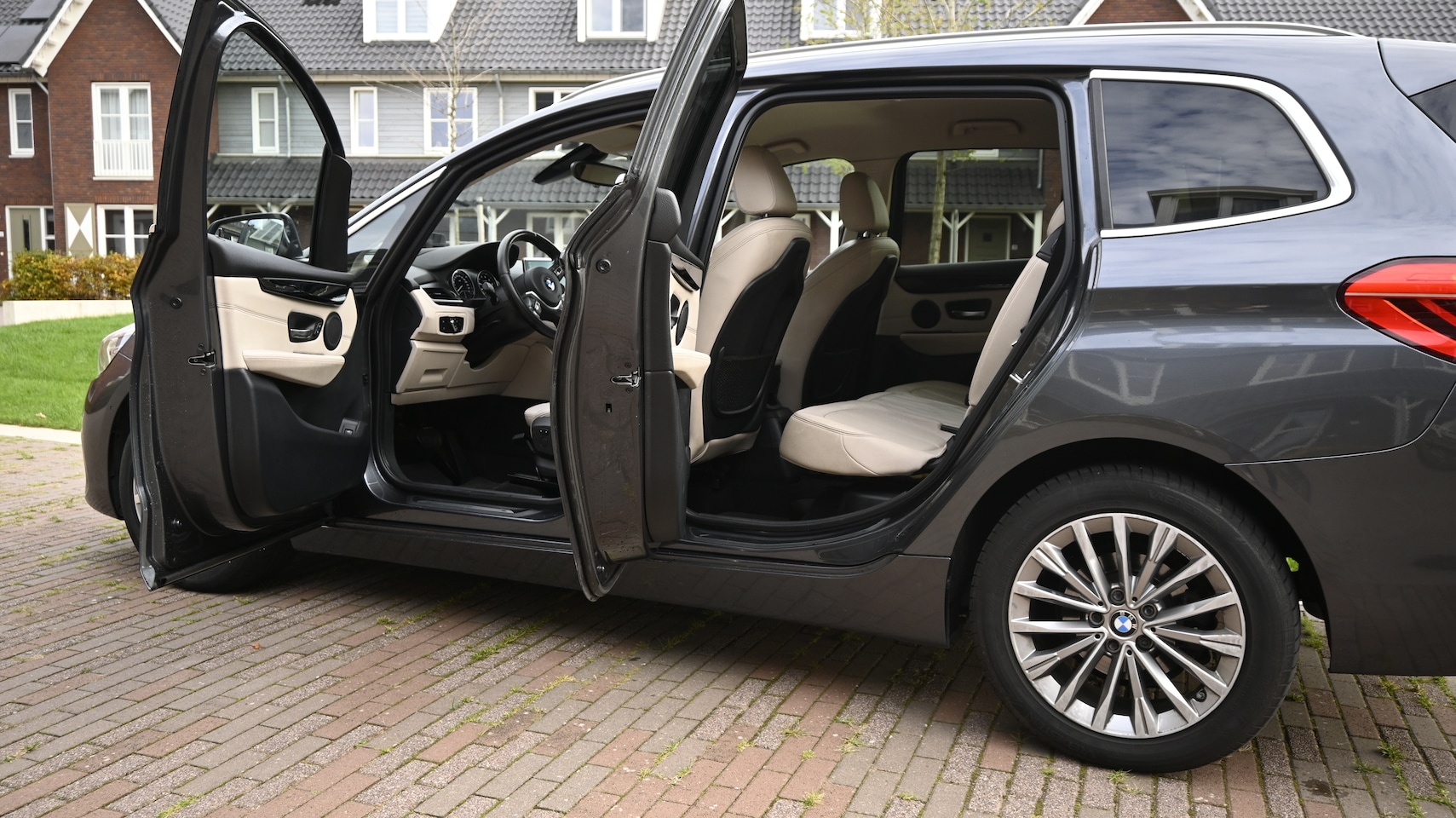 BMW 2-serie Gran Tourer - 218i 7p. High Executive - AutoWereld.nl