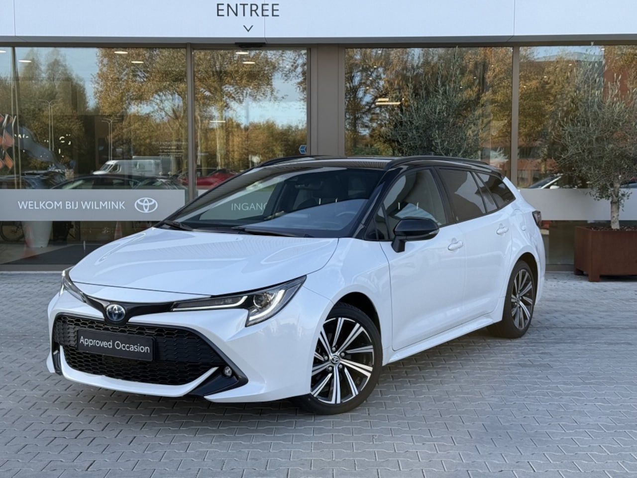 Toyota Corolla Touring Sports - 1.8 Hybrid Dynamic Plus | Stoel/stuurverw. | Camera - AutoWereld.nl