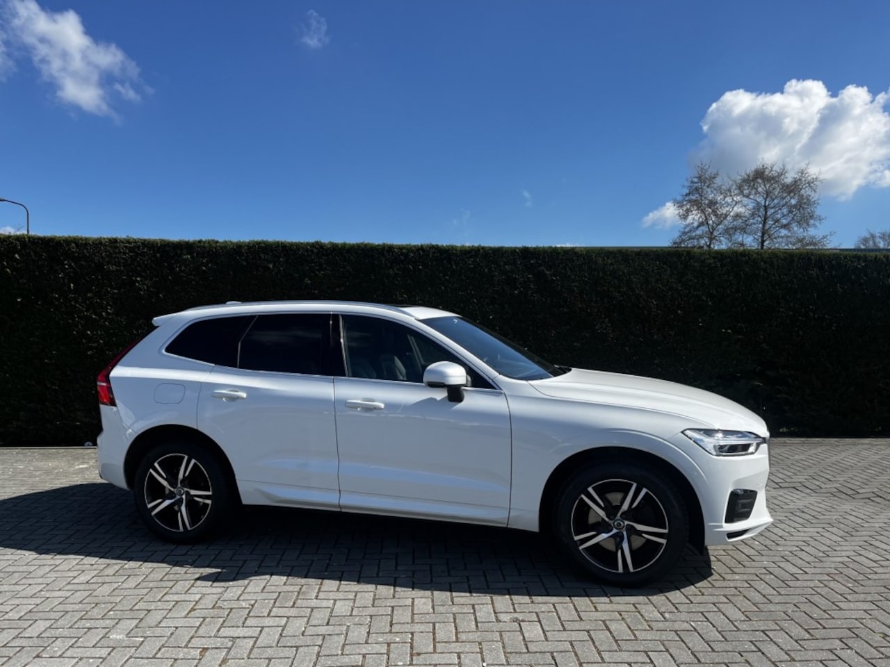 Volvo XC60 - 2.0 T5 AWD R-DESIGN NL Auto I Camera I All-in prijs! - AutoWereld.nl