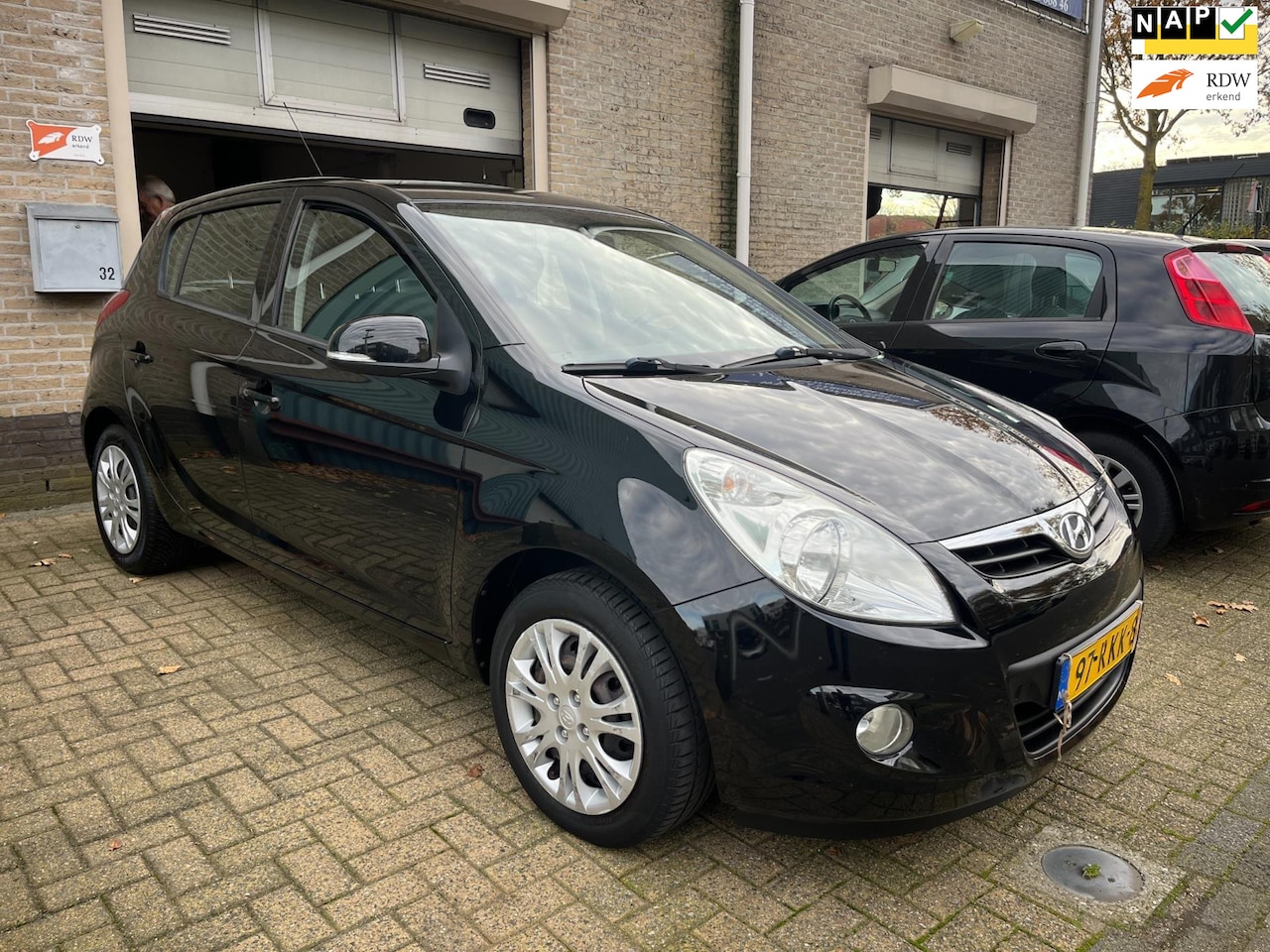 Hyundai i20 - 1.2i i-Motion 5 deurs airco - AutoWereld.nl