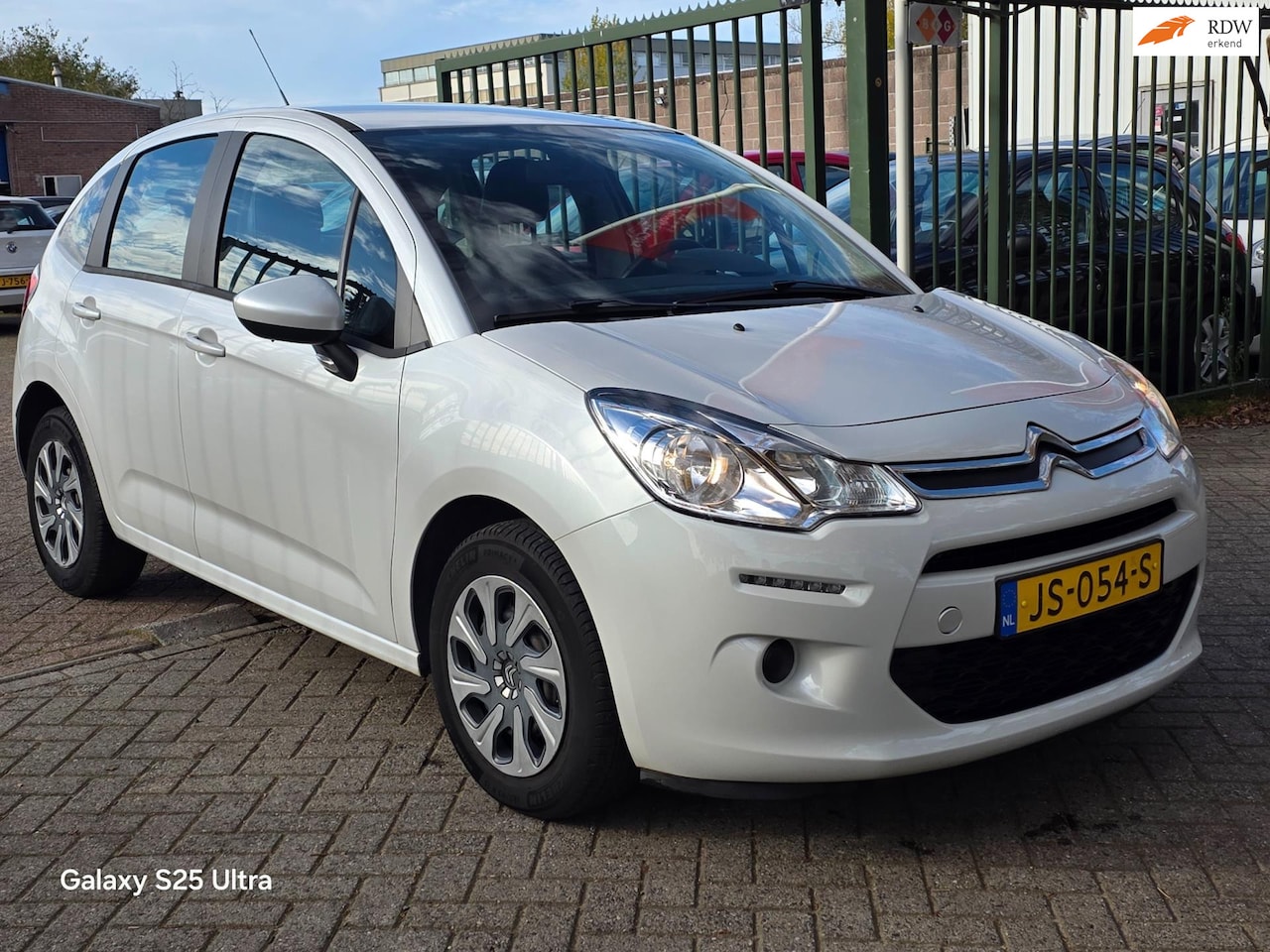 Citroën C3 - 1.2 PureTech Tendance paramoer airco cruis control elektrische ramen cv op afs - AutoWereld.nl