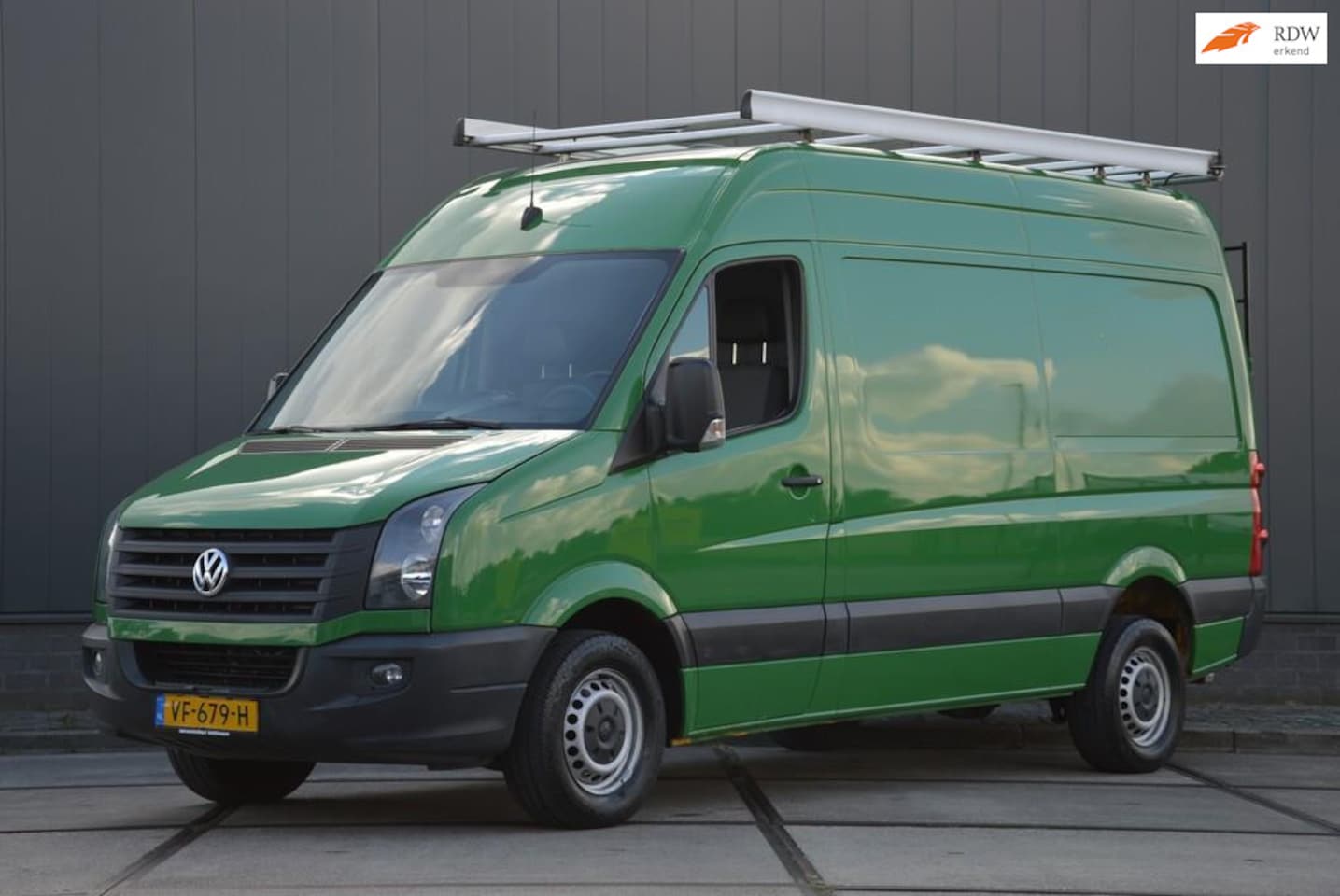 Volkswagen Crafter - 32 2.0 TDI L2H2 163 PK Euro 5 Airco Schuifdeur Imperiaal Trekhaak - AutoWereld.nl