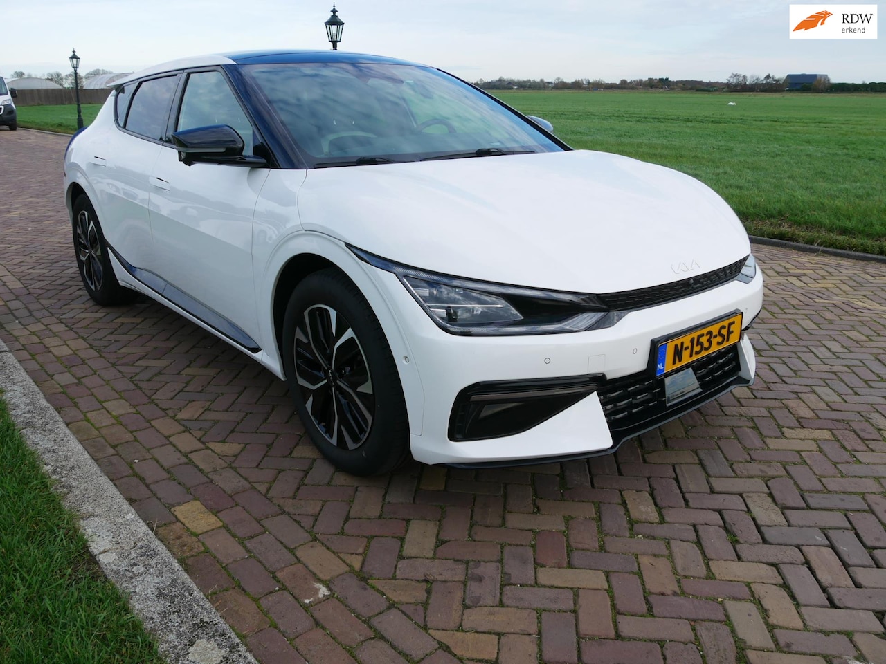 Kia EV6 - GT-Line 77.4 kWh PANO MERIDIAN ** 19999 NETTO** - AutoWereld.nl