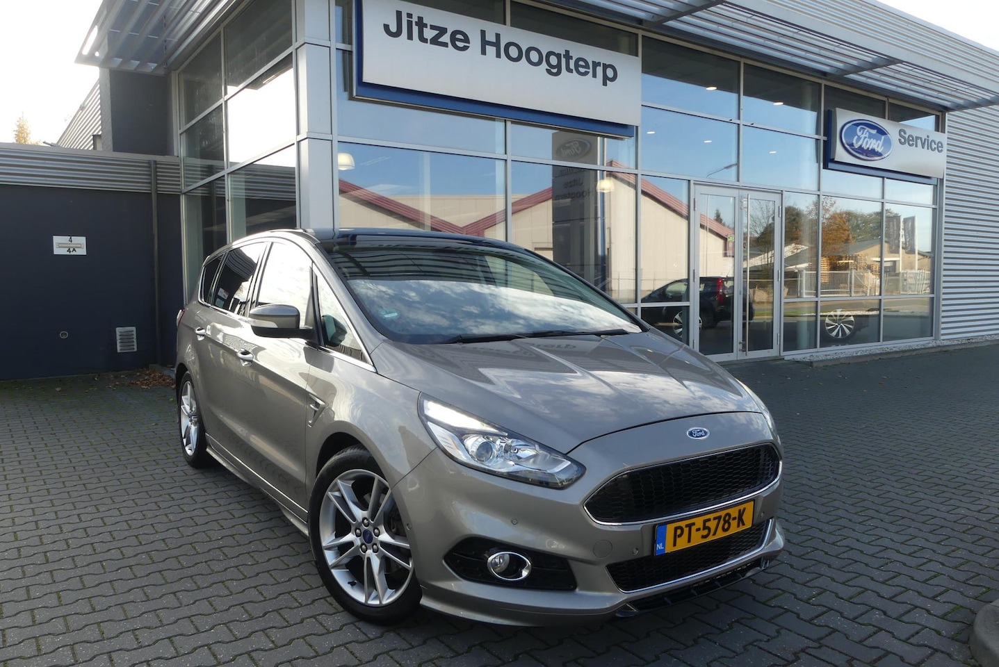 Ford S-Max - 2.0 S-Edition PANO, MEMORY SEAT, TREKHAAK AFNEEMBAAR (1.800KG), STOEL/VOORRUITVERWARMING, - AutoWereld.nl