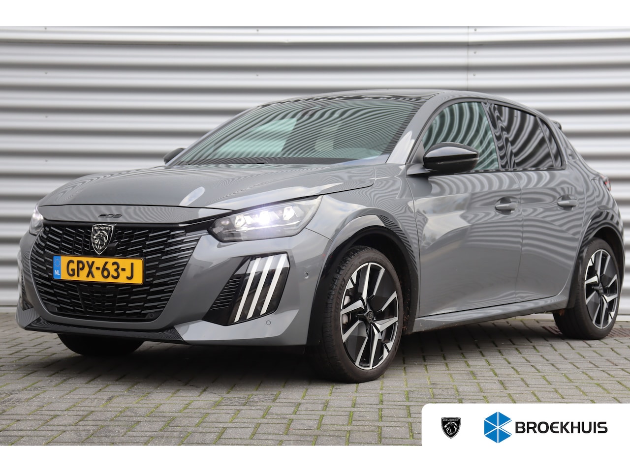 Peugeot 208 - HYBRID 100PK GT PACK AUTOMAAT / NAVI / LEDER / CLIMA / PDC / 17" LMV / CAMERA / KEYLESS / - AutoWereld.nl