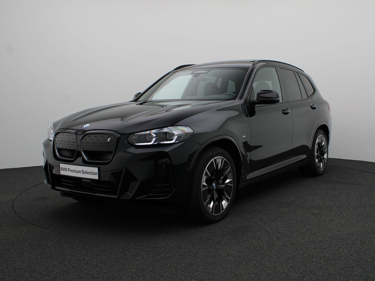 BMW iX3 - High Executive | Parking Pack | Safety Pack | Shadow Line Pack | M Adaptief Onderstel | Te - AutoWereld.nl