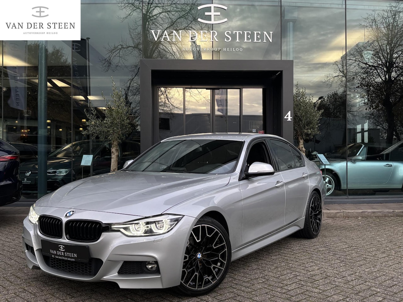 BMW 3-serie - 320i M Sport | Alcantara Bekleding | Dealer Onderhouden - AutoWereld.nl