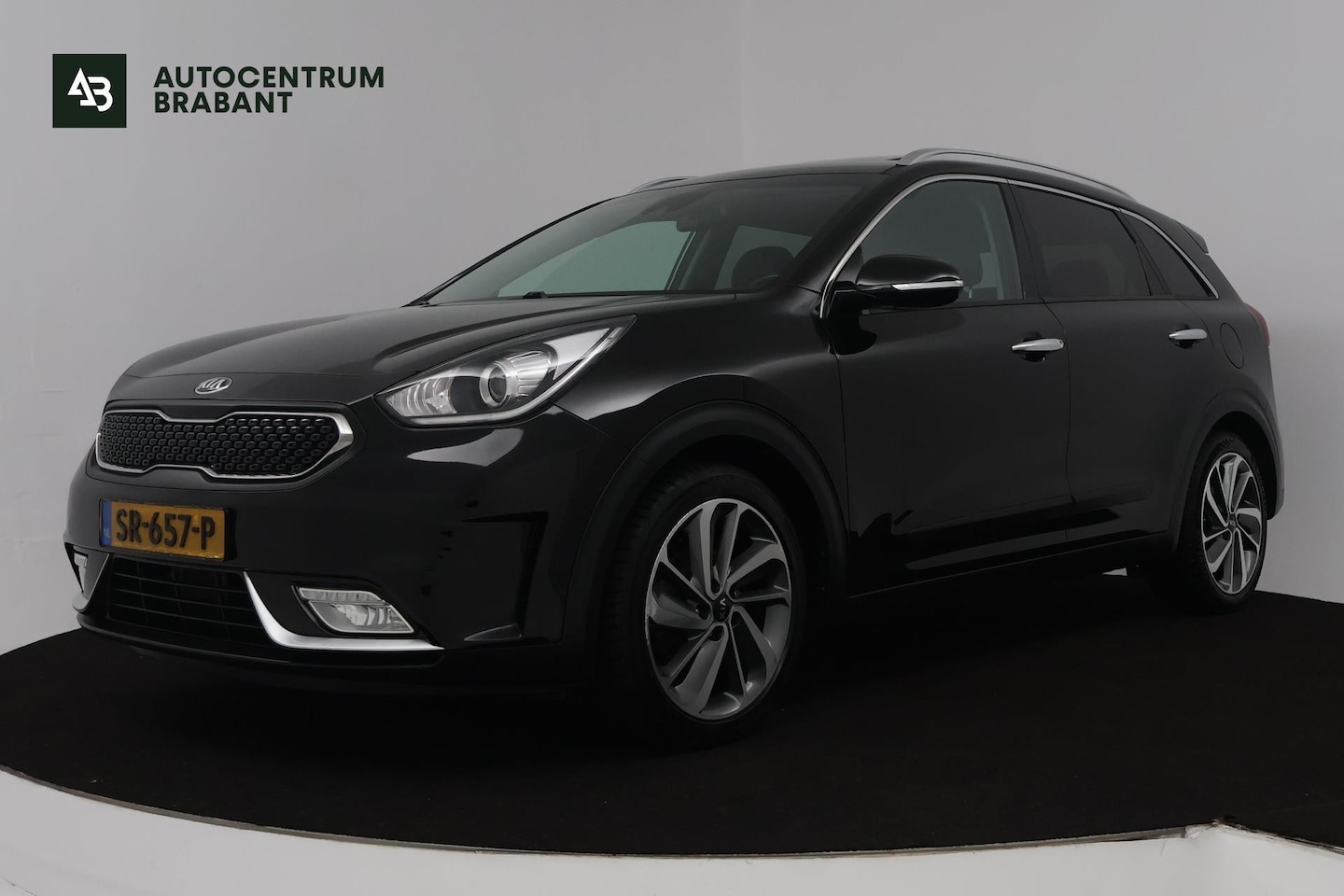 Kia Niro - 1.6 GDi Hybrid Edition (PANORAMADAK, STOEL/STUUR VERWARMING, ACHTERUITRIJCAMERA, NAVIGATIE - AutoWereld.nl