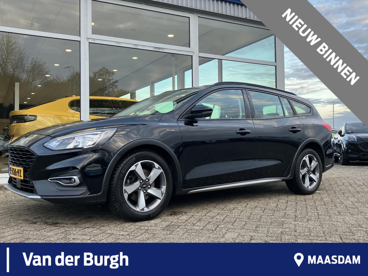 Ford Focus Wagon - Active Business 1.0 ECOboost 125pk WinterPack - all weather banden - AutoWereld.nl