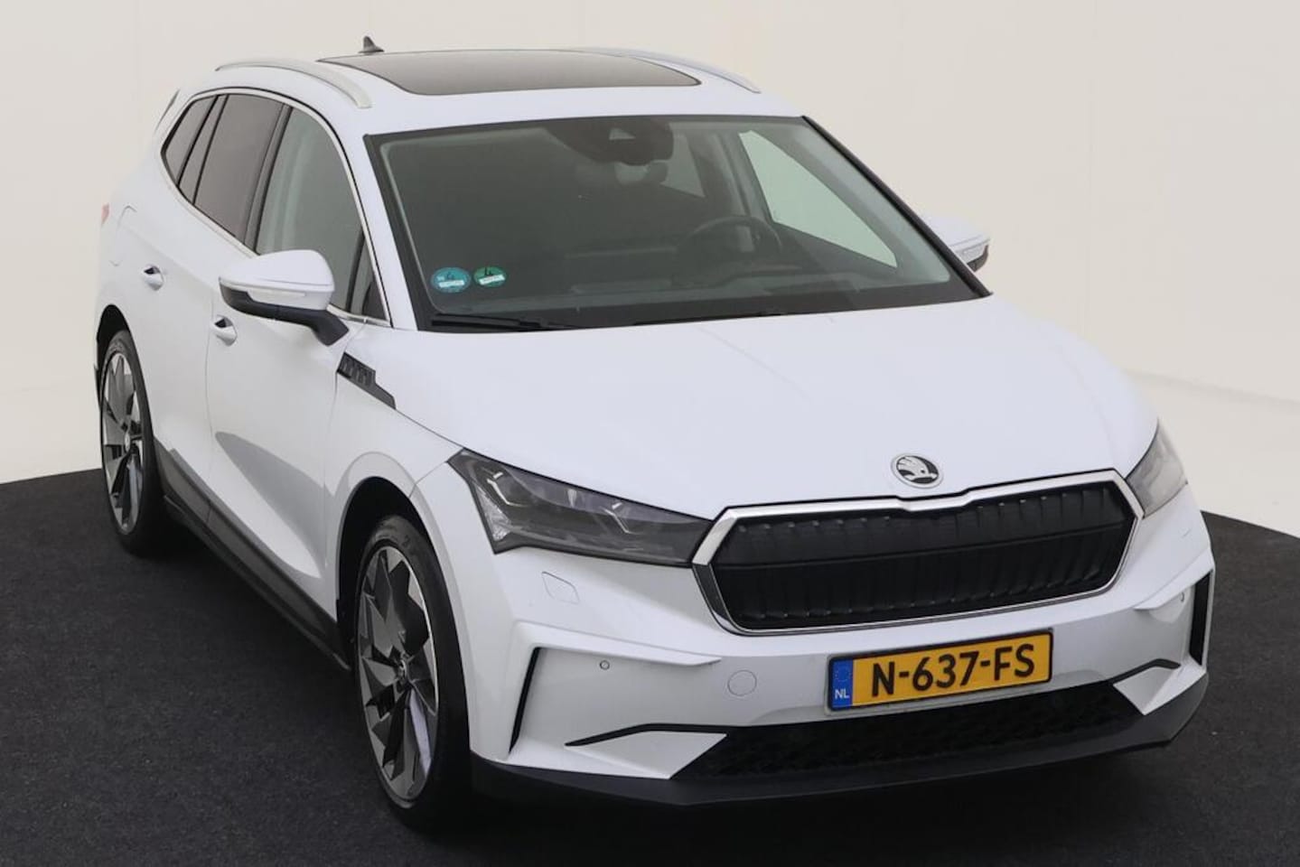 Skoda Enyaq iV - 80 BEV 77KWH 204PK PLUS COMFORT THAAK/PANO/LEER/LED/ACARPLAY - AutoWereld.nl
