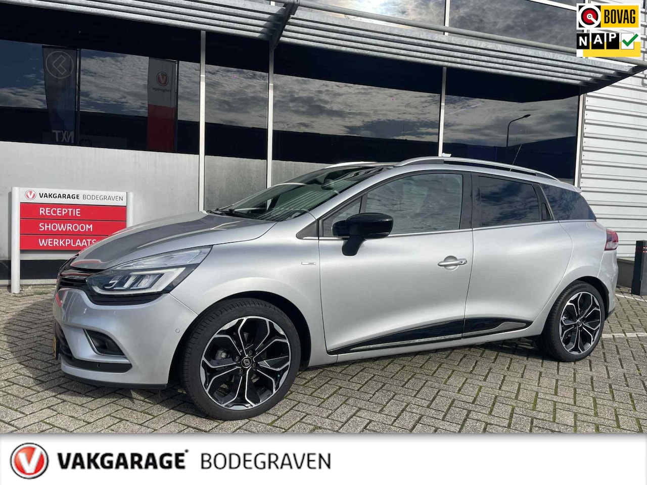 Renault Clio Estate - 1.2 TCe Bose / stoelverwarming / camera - AutoWereld.nl