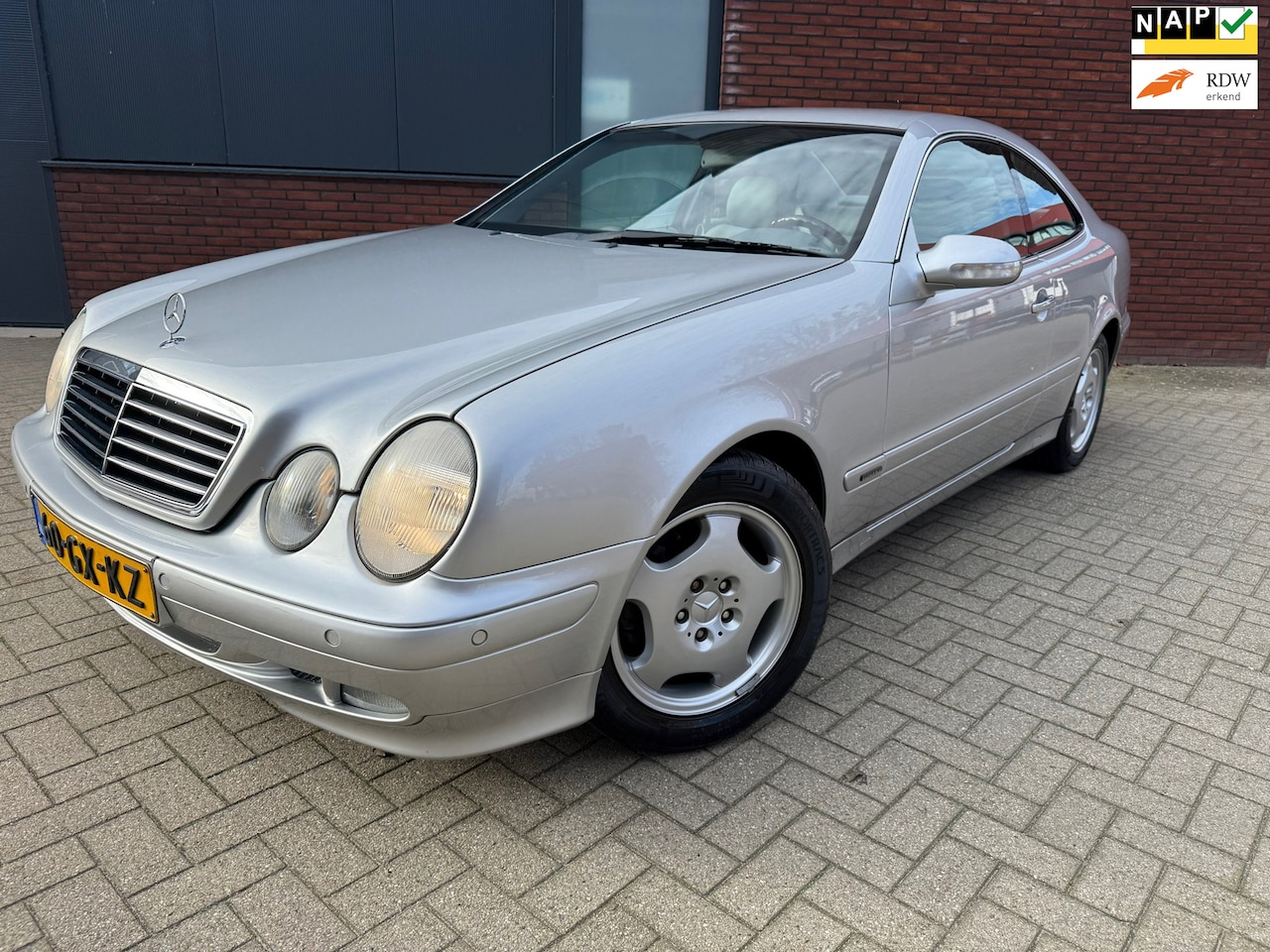 Mercedes-Benz CLK-klasse Coupé - 320 Elegance V6 AUTOMAAT/ORIGINEEL NL/75 DKM NAP/2 E EIGENAAR/UNIEK/YOUNGTIMER RIJDT VLAM - AutoWereld.nl