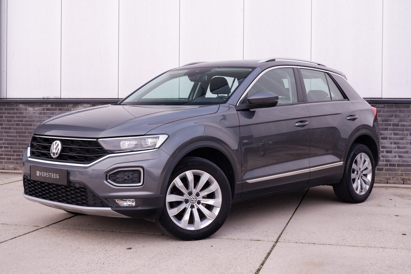 Volkswagen T-Roc - 1.5 TSI Sport LED | Trekhaak | Carplay | Camera | Virtual Cockpit | PDC - AutoWereld.nl
