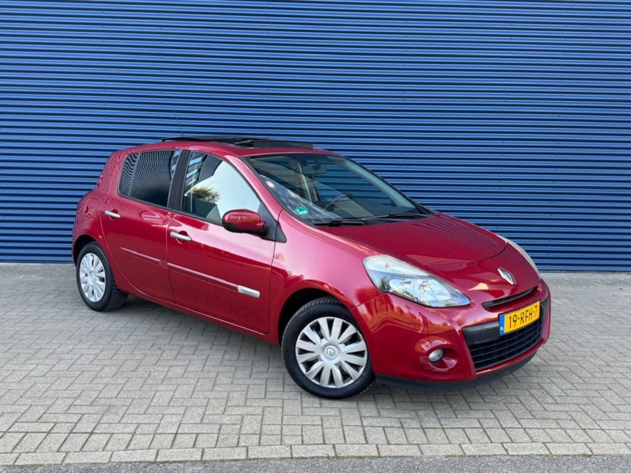 Renault Clio - 1.5 dCi Parisienne / PANO / Clima - AutoWereld.nl
