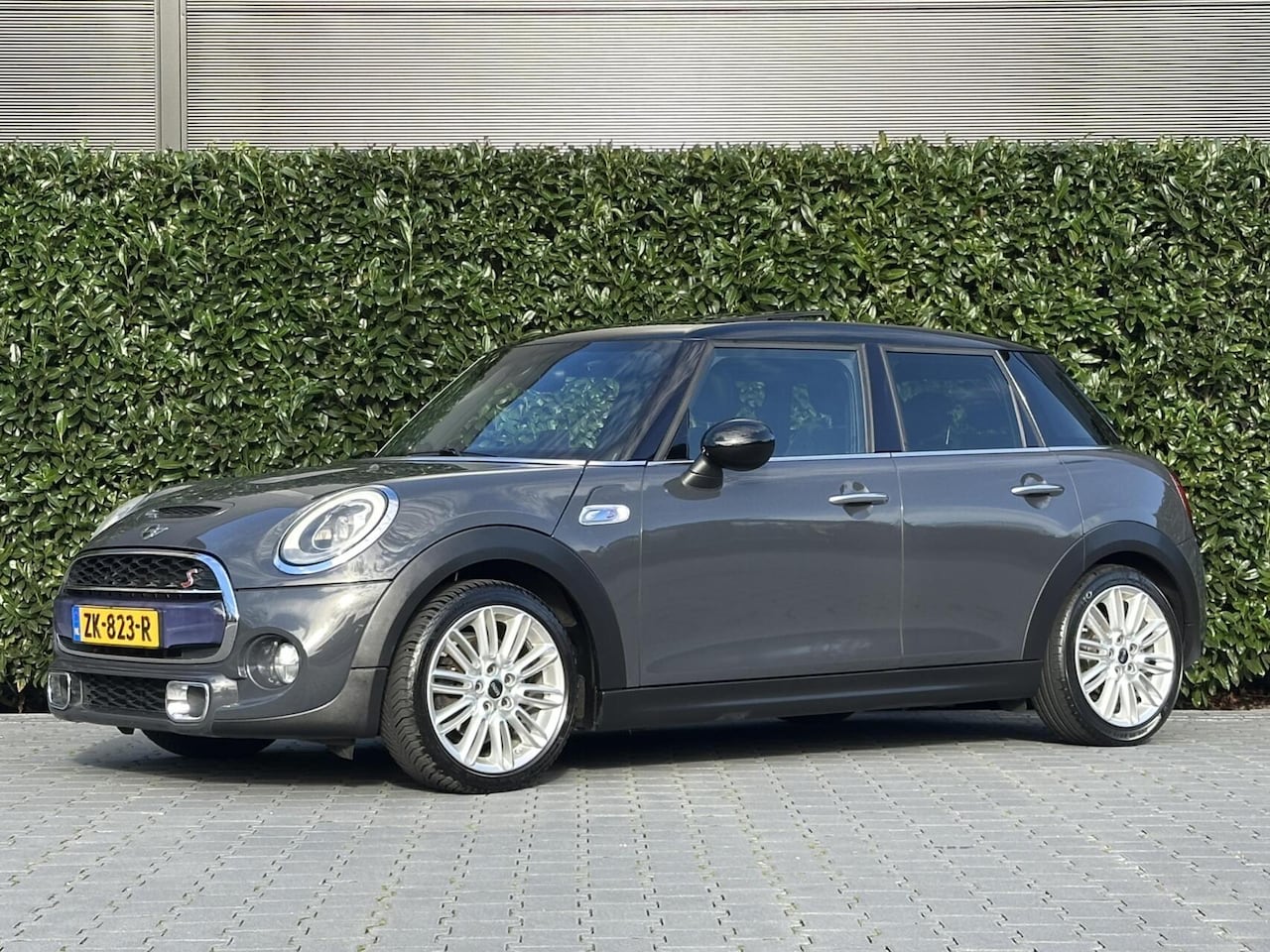 MINI Cooper S - Mini 2.0 Pepper Serious Business, PANO, LEDER/ALCANTARA, NAVI, CRUISE, ECC-AIRCO, STOELVER - AutoWereld.nl