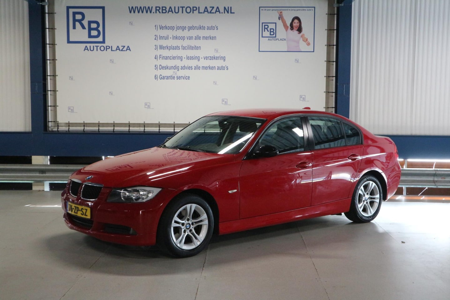 BMW 3-serie - 318i AUTOMAAT / NAP / RED ALERT ! ! ! - AutoWereld.nl