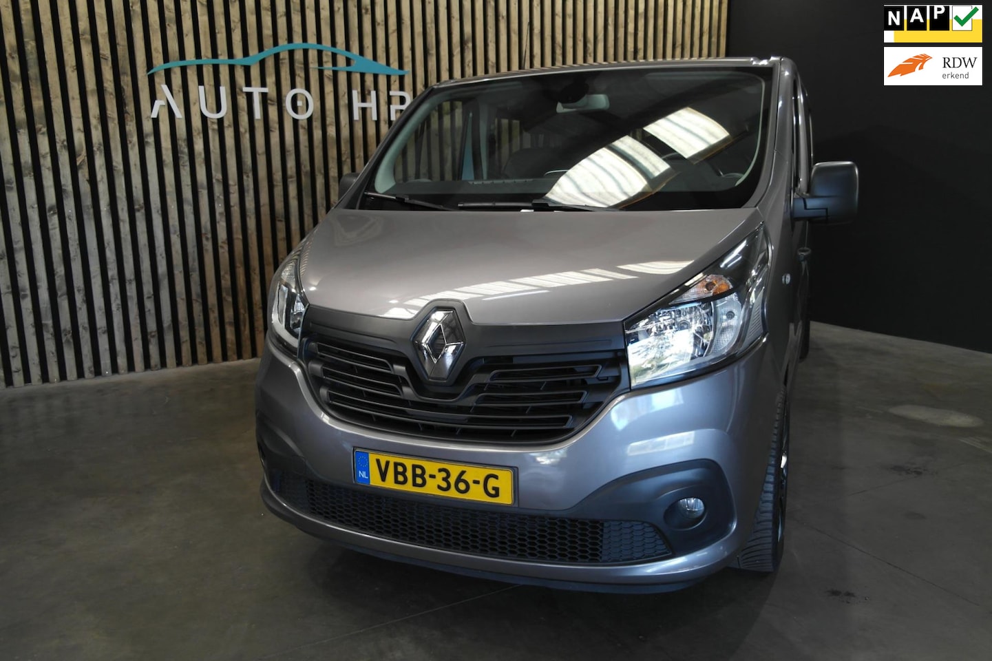 Renault Trafic - 1.6 dCi T29 L2H1 DC Dubbele cabine leder navi camera - AutoWereld.nl