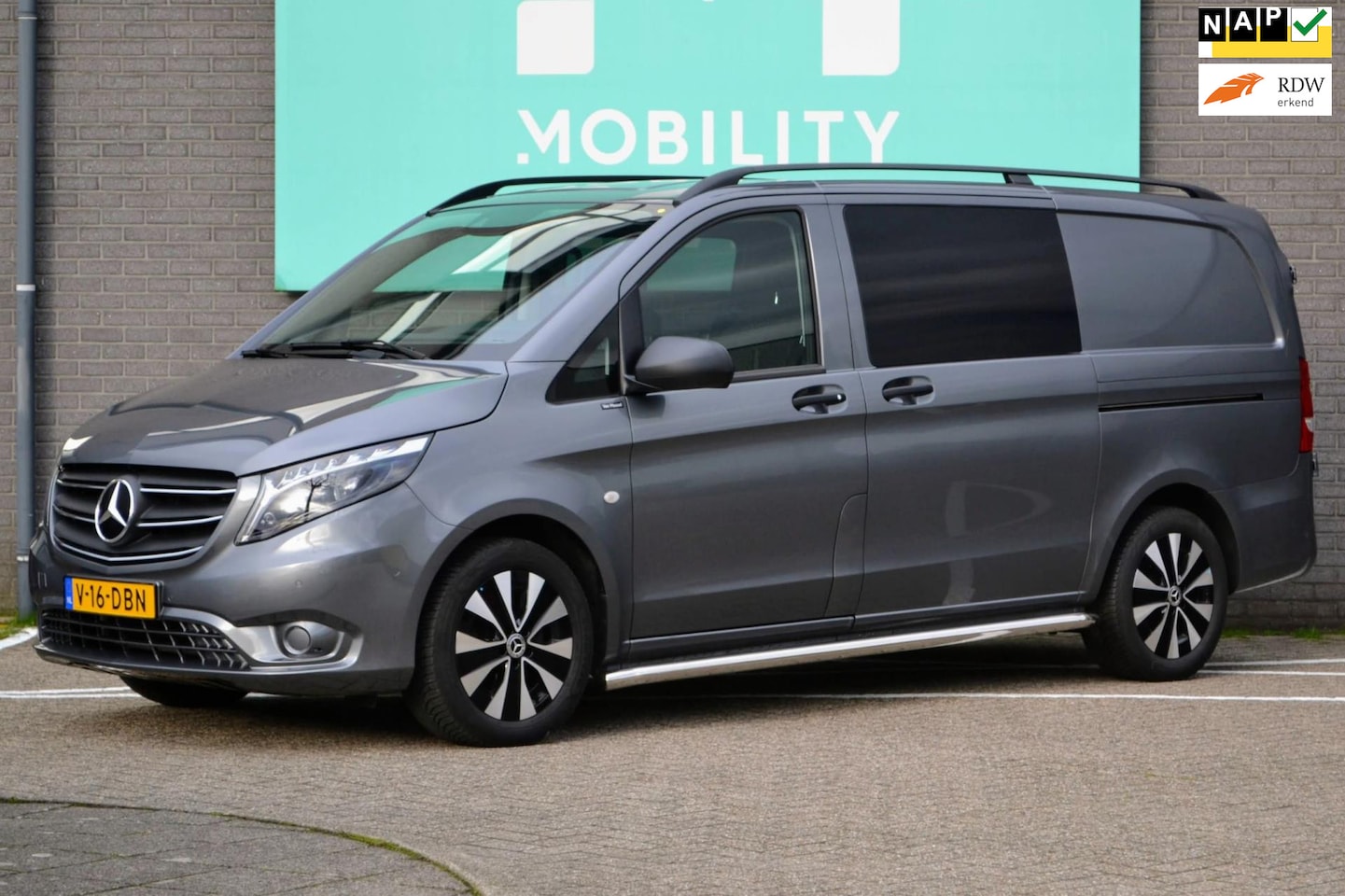 Mercedes-Benz Vito - 116 CDI Lang DC AUT Comfort Cruise 2xSD Dubbel cab LED LMV Trekhaak - AutoWereld.nl