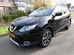 Nissan Qashqai - 1.2 Premier Ed. Clima Leder Navi Panorama Trekhaak 1200kg