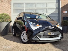 Toyota Aygo - 1.0 VVT-i x-play limited Navigatie, Bluetooth, Cruise-Control, Camera