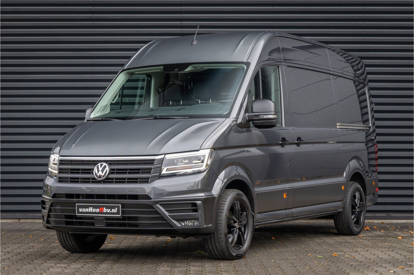 Volkswagen Crafter - 177pk L3H3 Highline LED-2x schuifdeur - AutoWereld.nl