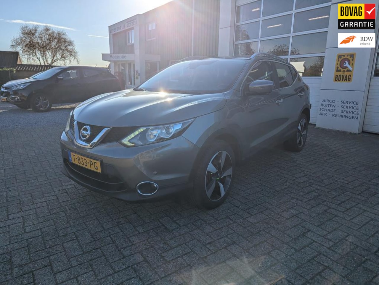 Nissan Qashqai - 1.6 N-Vision 1.6 N-Vision, trekhaak, panorama dak, camera - AutoWereld.nl