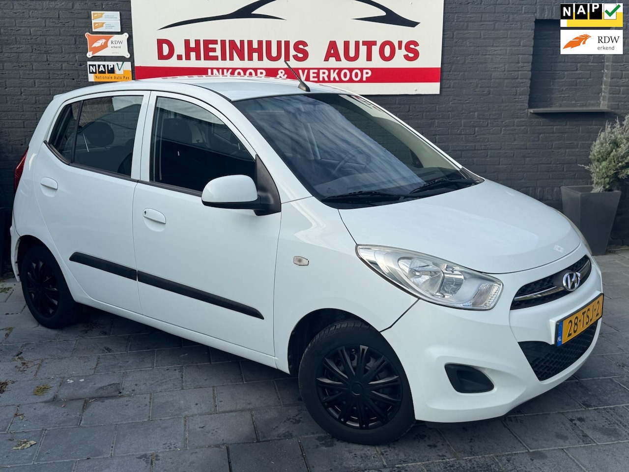 Hyundai i10 - 1.1 i-Drive Cool|5DRS|AIRCO|APK NIEUW| - AutoWereld.nl