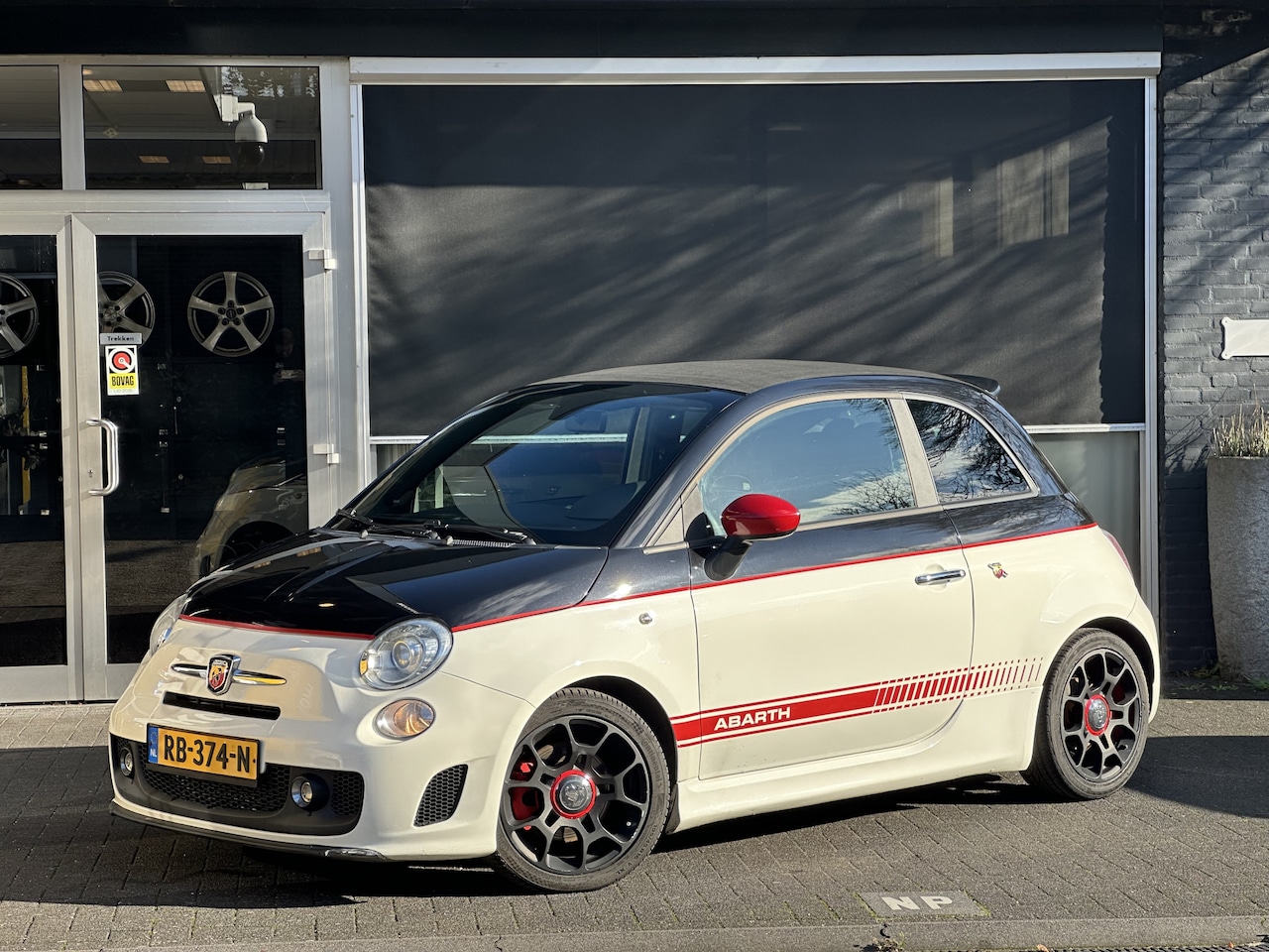 Fiat 500 Abarth - 1.4 T-Jet Competizione CABRIO / CLIMA / AUTOMAAT / ELEKT RAMEN - AutoWereld.nl