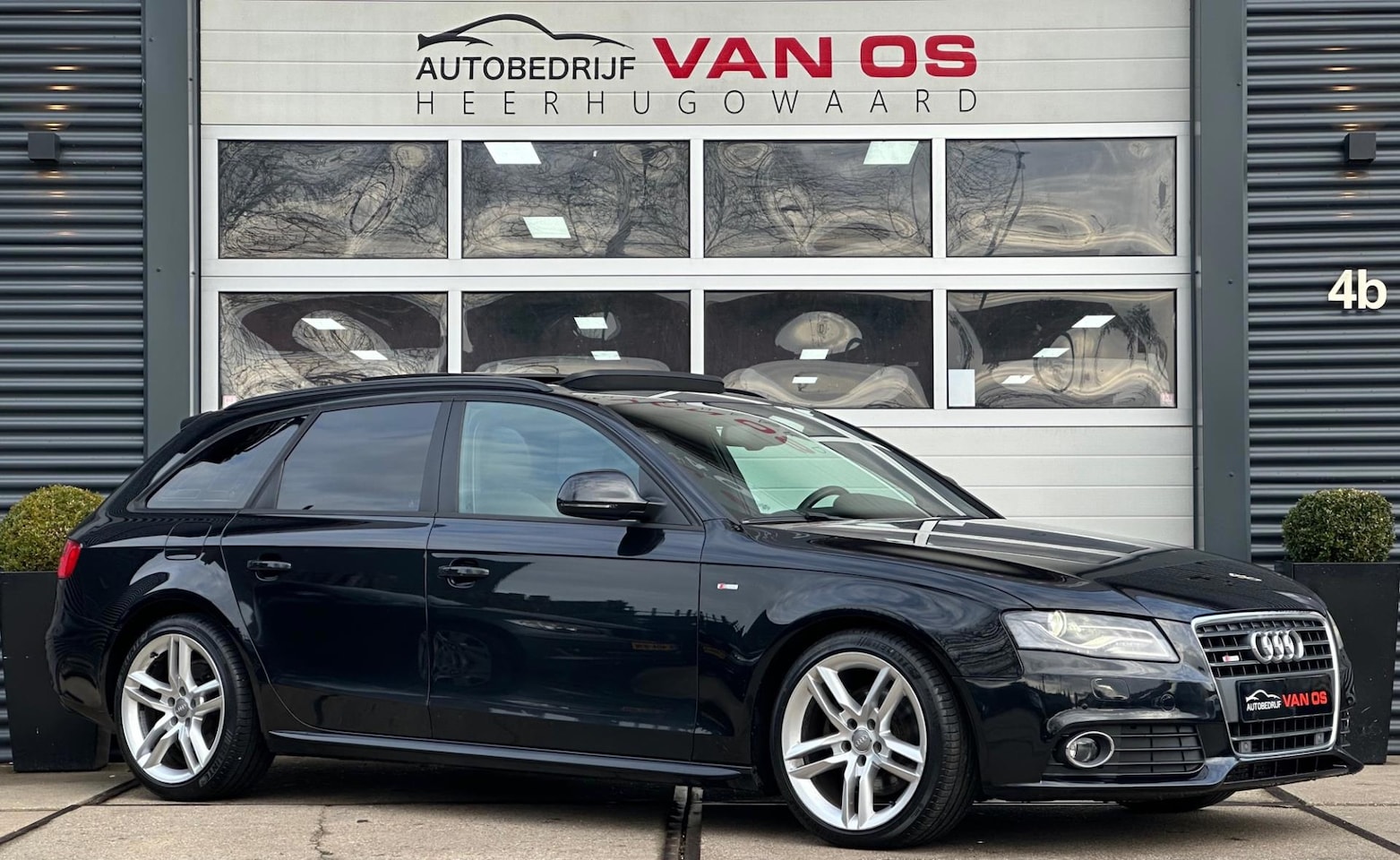 Audi A4 Avant - 2.0 TFSI S-Line / Navi / 180PK / PANORAMADAK - AutoWereld.nl