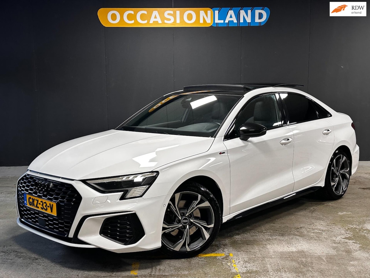 Audi A3 Limousine - 35 TFSI Edition One|PANO|SFEER|MATRIX|CARPLAY|STOELV|CAMERA|ACC|DYNAMIC|18INCH| - AutoWereld.nl