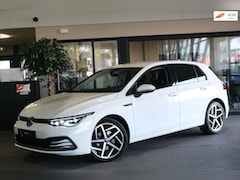 Volkswagen Golf - 8 1.5 eTSI Style DSG IQ Led Navi Virtual