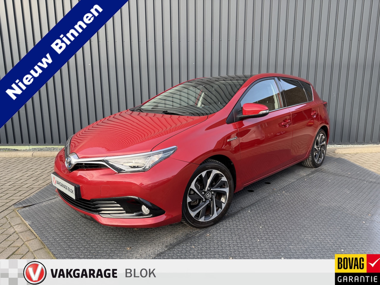 Toyota Auris - 1.8 Hybrid Lease+ | Pano dak | LED | 12 BOVAG garantie | Rijklaar!! - AutoWereld.nl