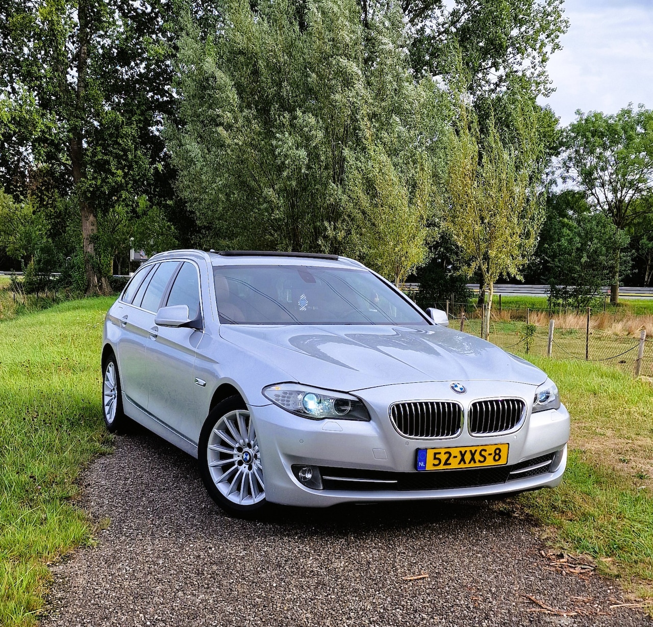 BMW 5-serie Touring - 520i High Executive BMW 5-Serie 520I Aut Luxury Edition 2012 - Pano/Nw apk/Leder/Full option!! - AutoWereld.nl