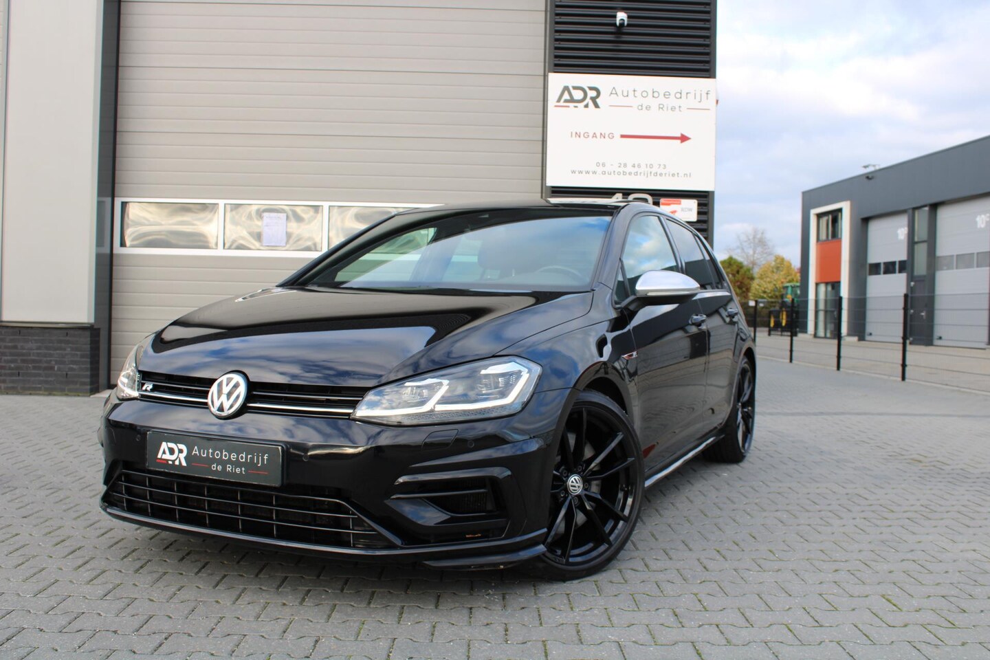 Volkswagen Golf - 2.0 TSI DSG 4Motion R 310PK/PANO/DYNADIO/VIRTUAL/19''/LED/NAVI/BOM VOLL - AutoWereld.nl