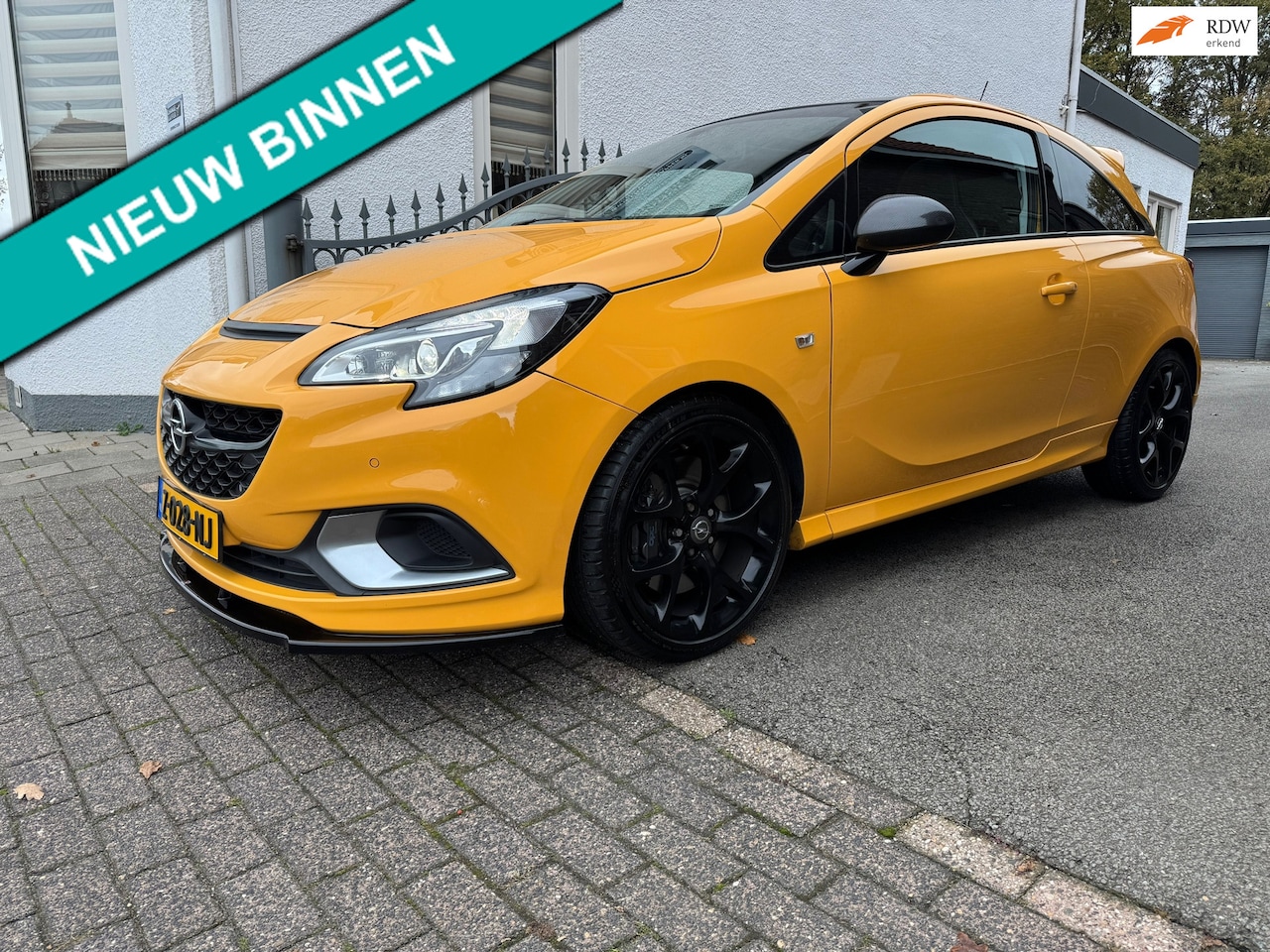 Opel Corsa - 1.6 Turbo OPC performance pano camera recaro stoelen pdc enz - AutoWereld.nl