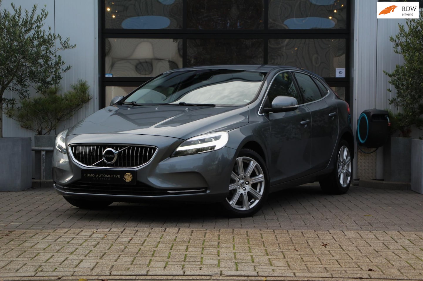 Volvo V40 - 1.5 T2 Inscription Aut. - LEDER - FULL LED - NAVI - CITYCAFETY - CRUISE CONTROL - AutoWereld.nl